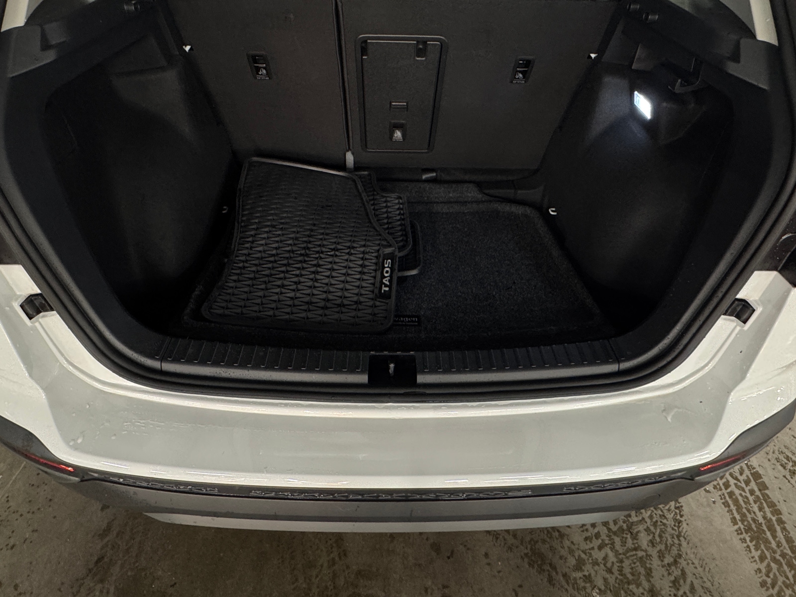 Thumbnail: 2024 Volkswagen Taos - 6