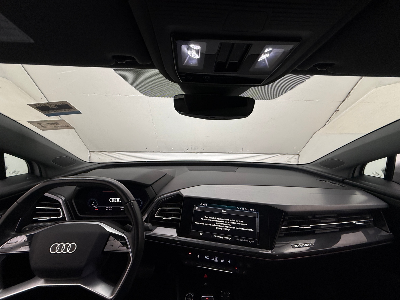 Thumbnail: 2022 Audi Q4 e-tron - 2