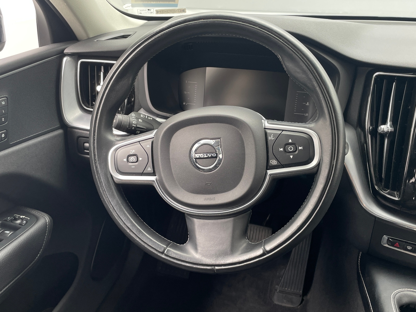 Thumbnail: 2019 Volvo XC60 - 4