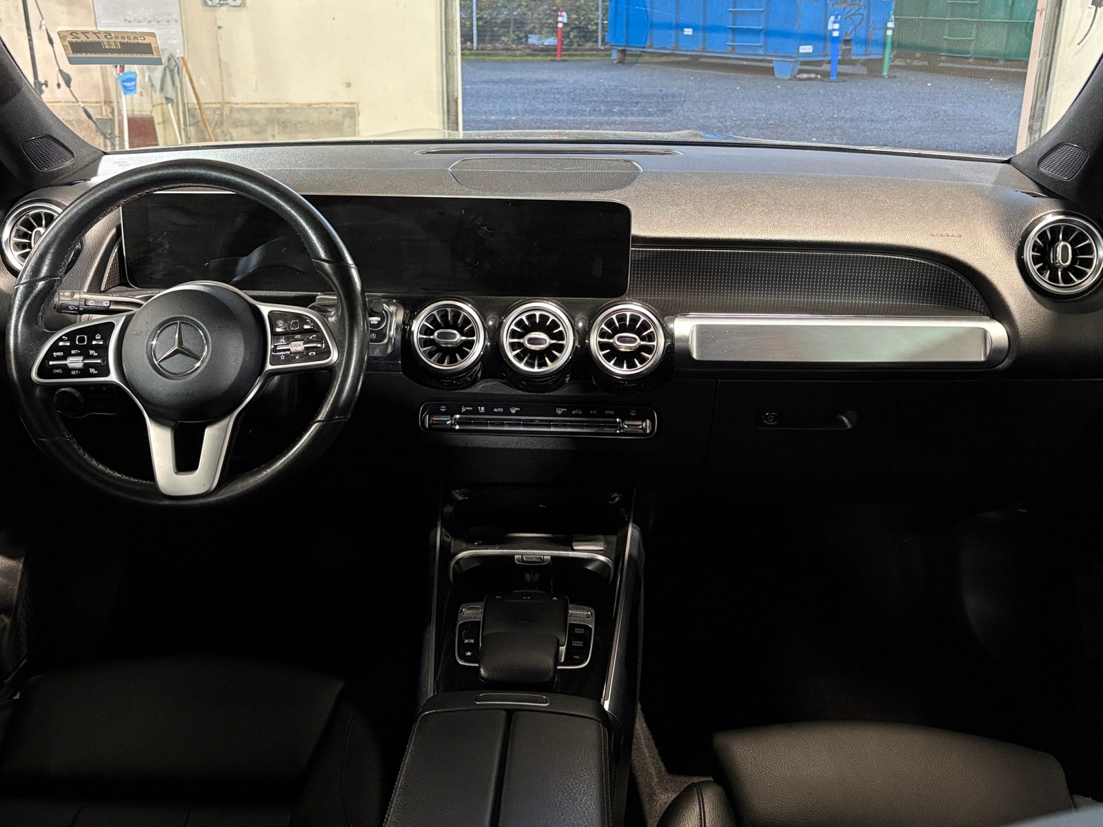 Thumbnail: 2020 Mercedes-Benz GLB - 2