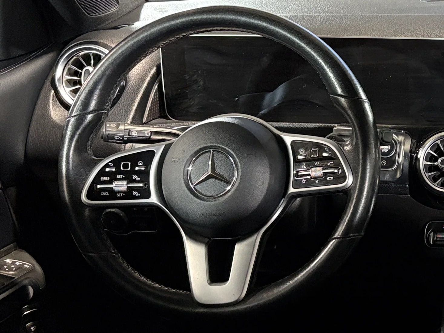 Thumbnail: 2020 Mercedes-Benz GLB - 4