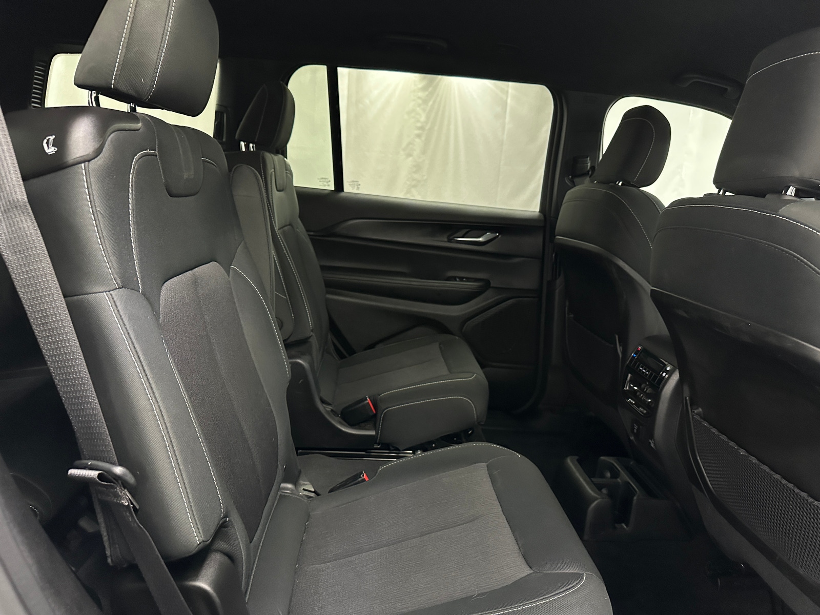 Thumbnail: 2024 Jeep Grand Cherokee L - 6