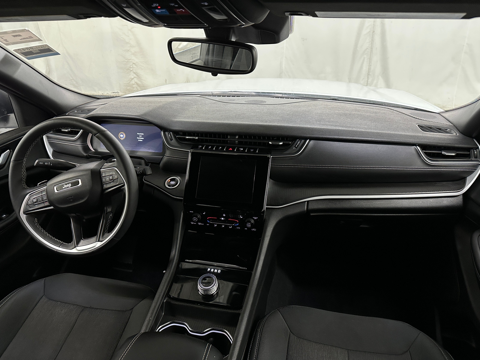 Thumbnail: 2024 Jeep Grand Cherokee L - 3