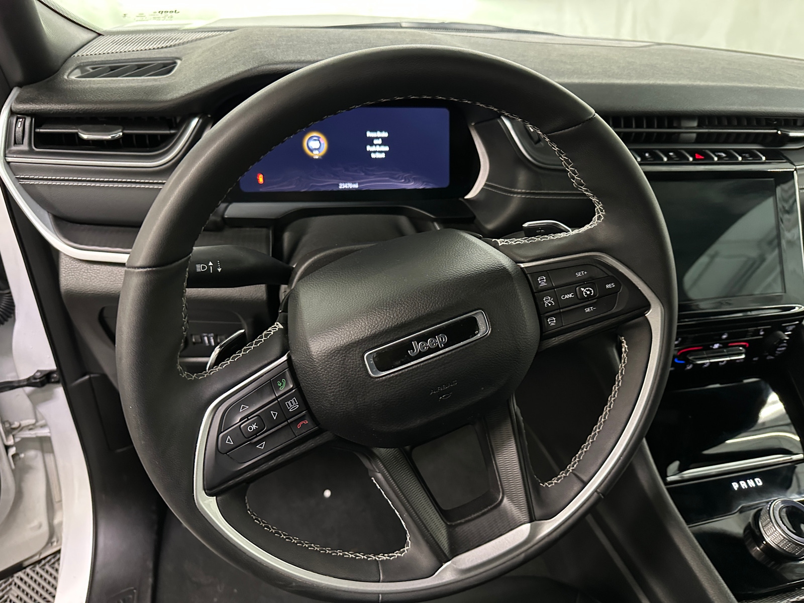 Thumbnail: 2024 Jeep Grand Cherokee L - 5