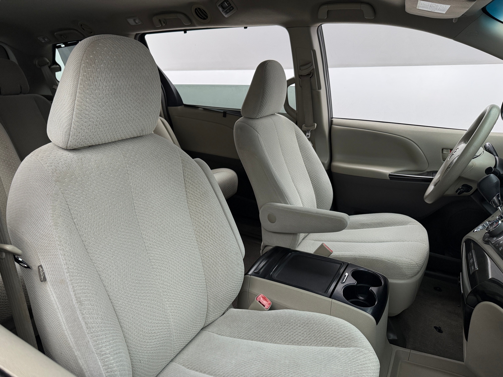 Thumbnail: 2013 Toyota Sienna - 2