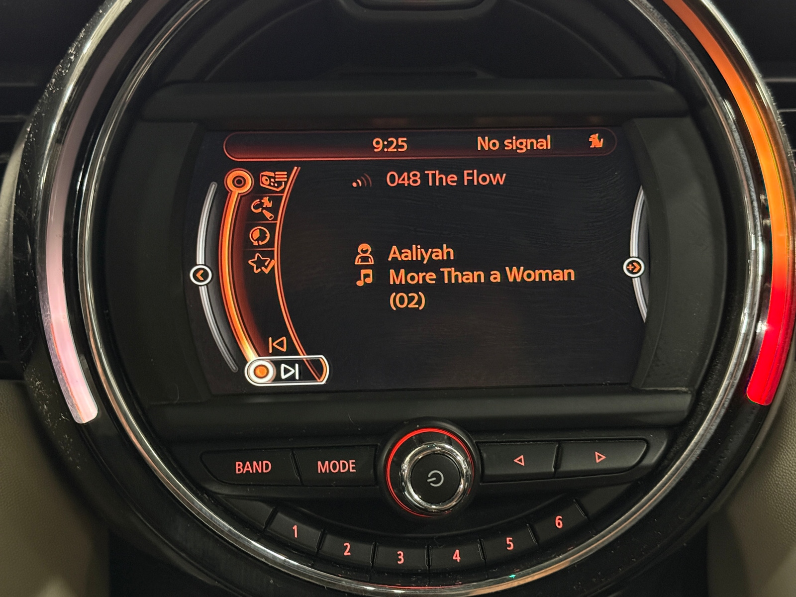 Thumbnail: 2015 MINI Cooper Hardtop - 4