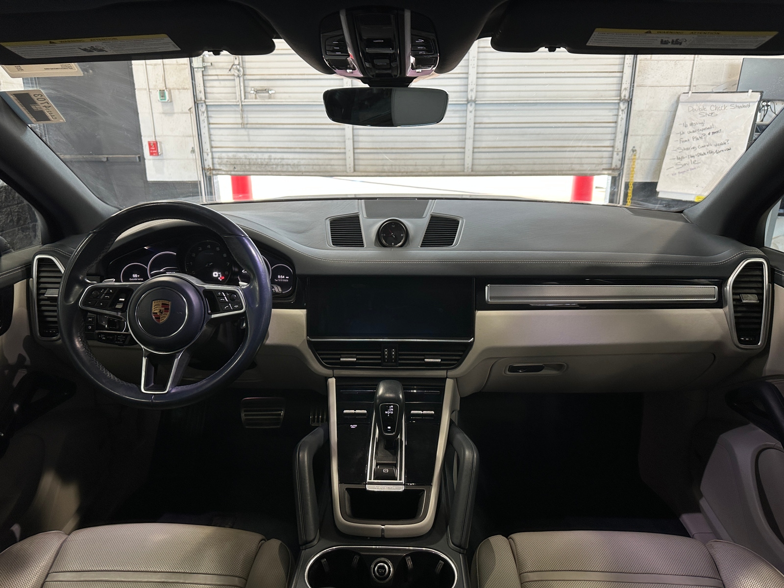 Thumbnail: 2019 Porsche Cayenne - 2