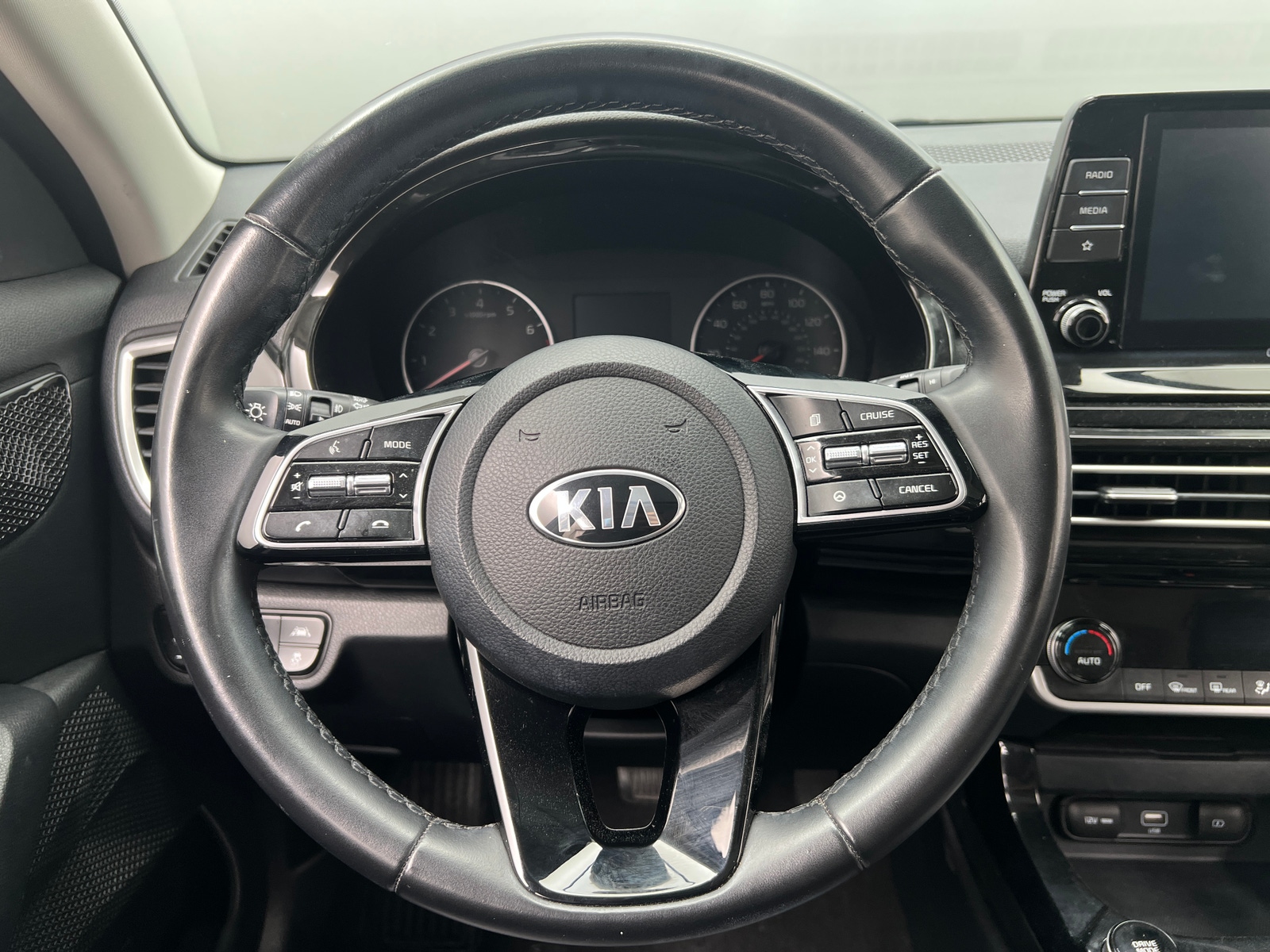 Thumbnail: 2021 Kia Seltos - 4