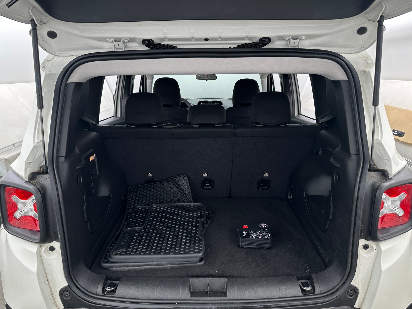 Thumbnail: 2023 Jeep Renegade - 7