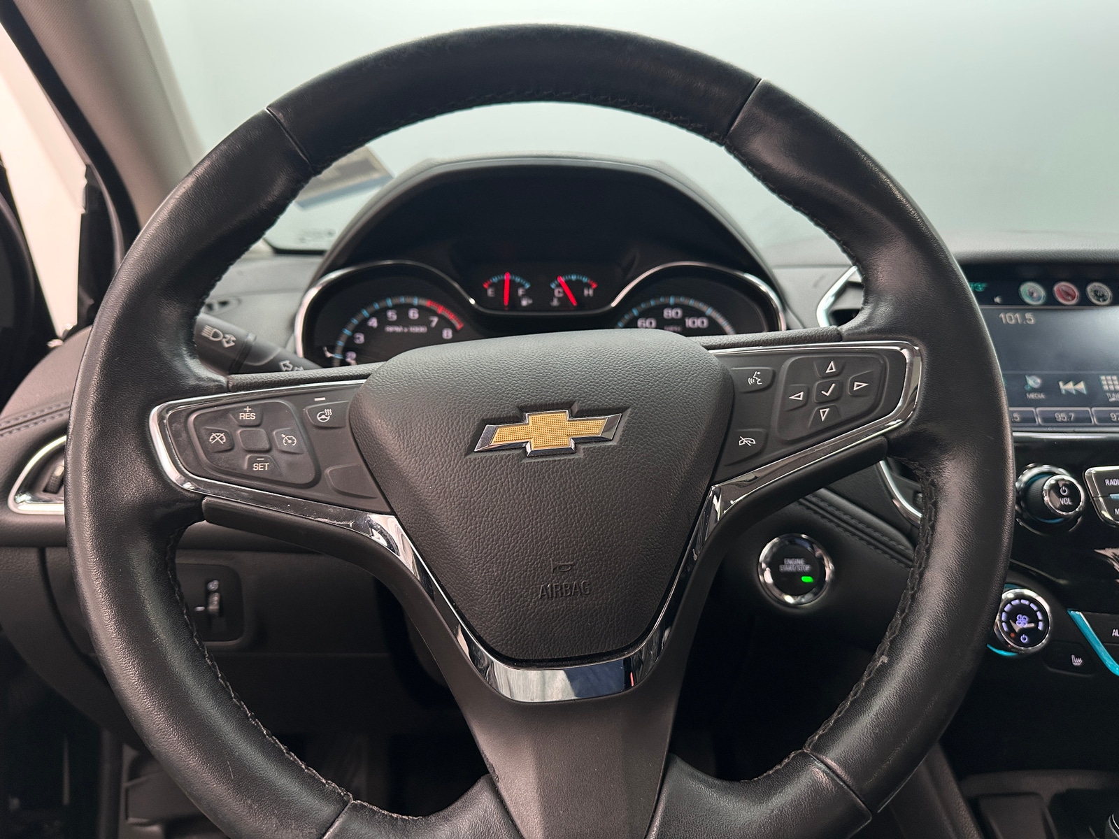 Thumbnail: 2016 Chevrolet Cruze - 4