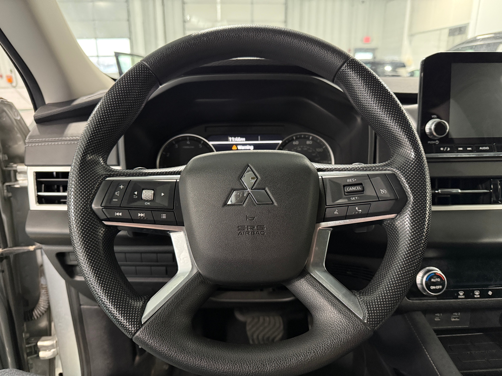 Thumbnail: 2022 Mitsubishi Outlander - 5