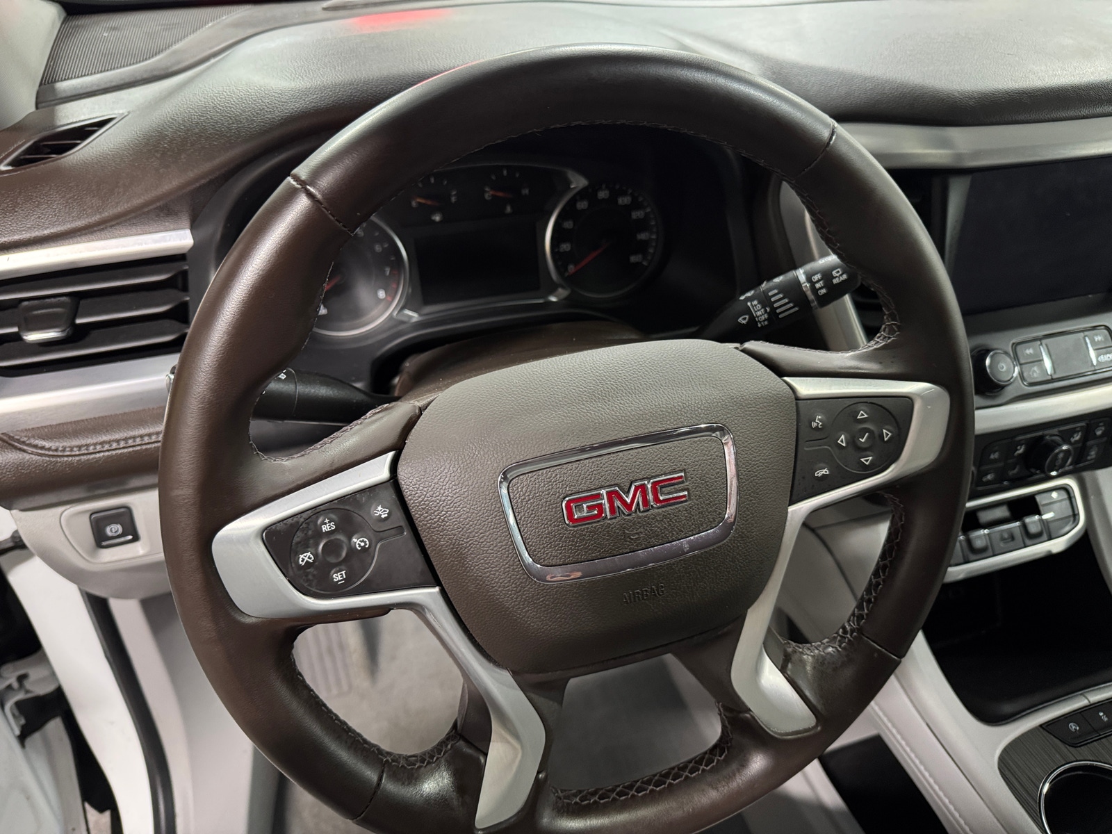 Thumbnail: 2023 GMC Acadia - 4