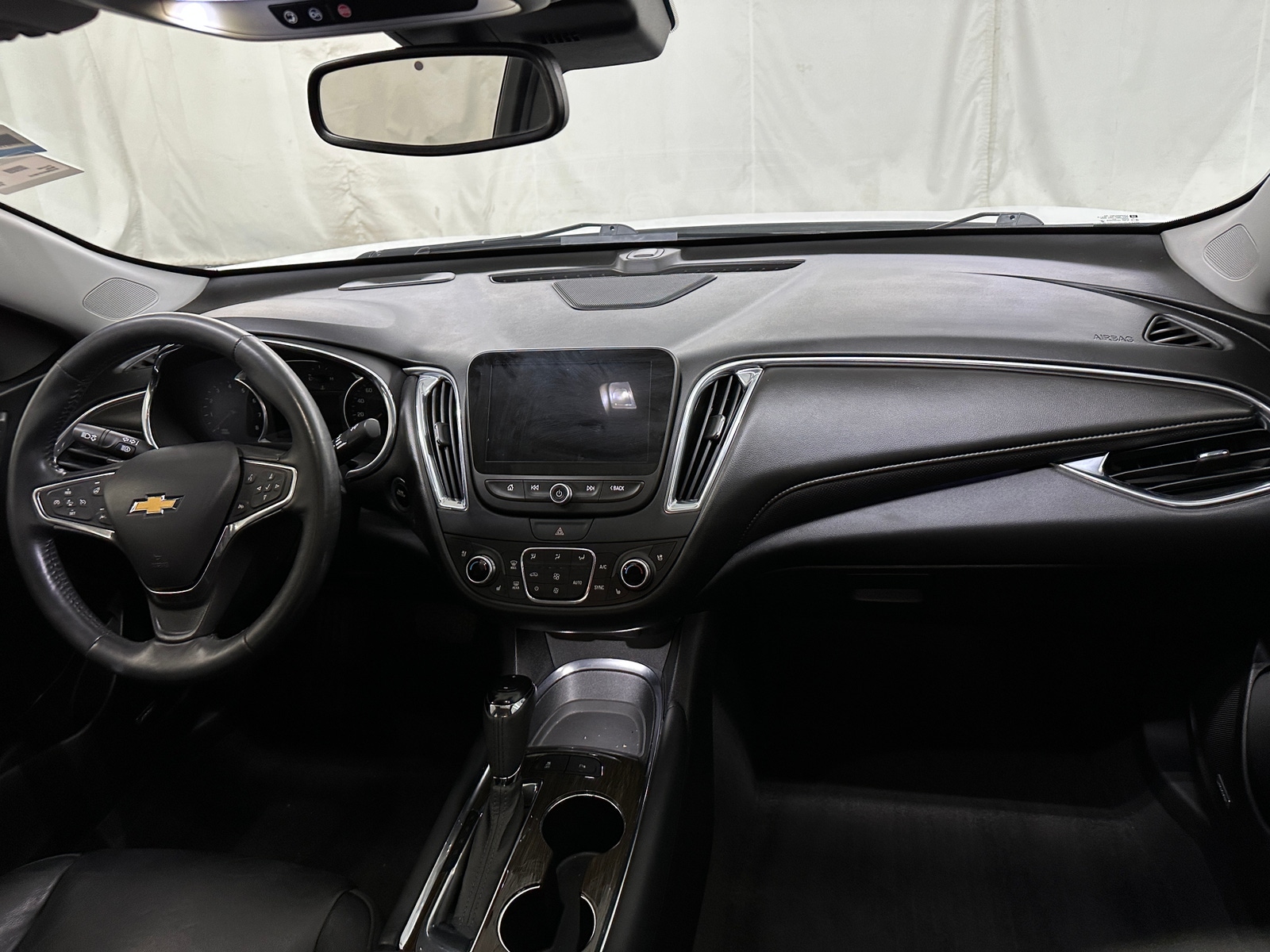 Thumbnail: 2018 Chevrolet Malibu - 2