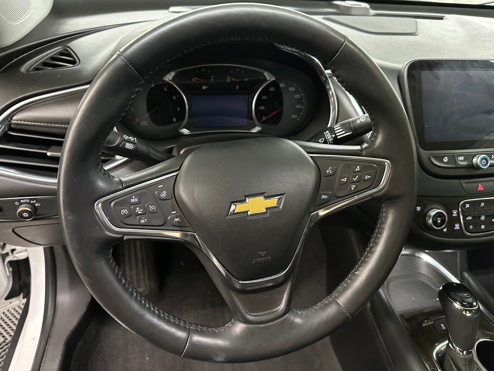 Thumbnail: 2018 Chevrolet Malibu - 4