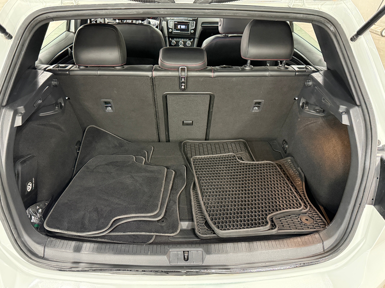 Thumbnail: 2016 Volkswagen Golf - 6