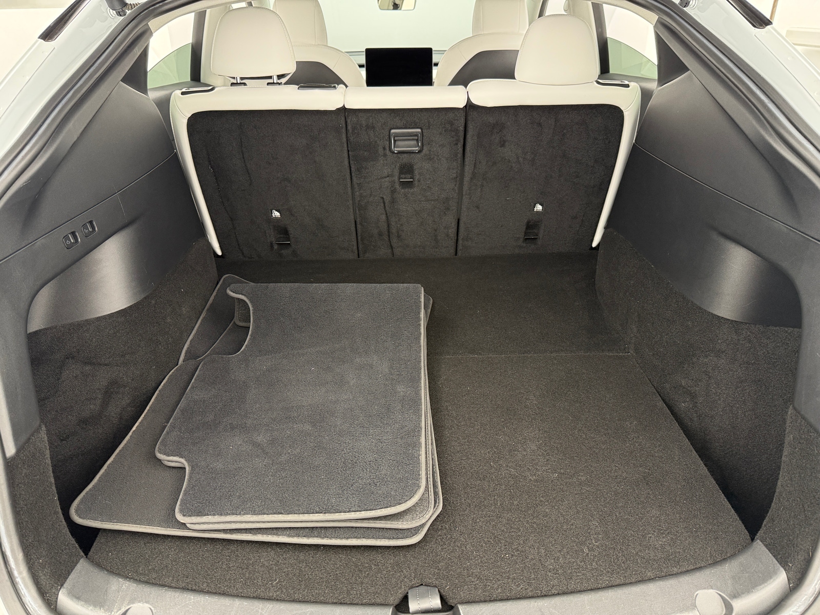 Thumbnail: 2022 Tesla Model Y - 6