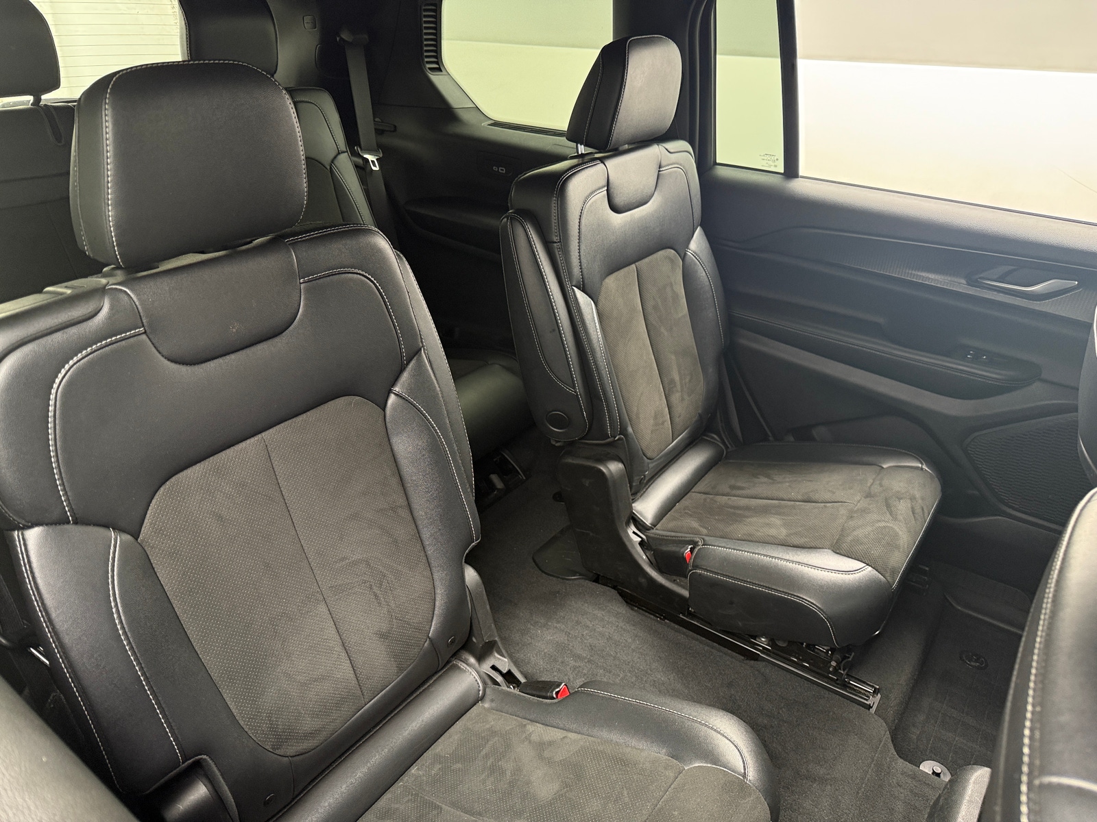 Thumbnail: 2023 Jeep Grand Cherokee L - 5