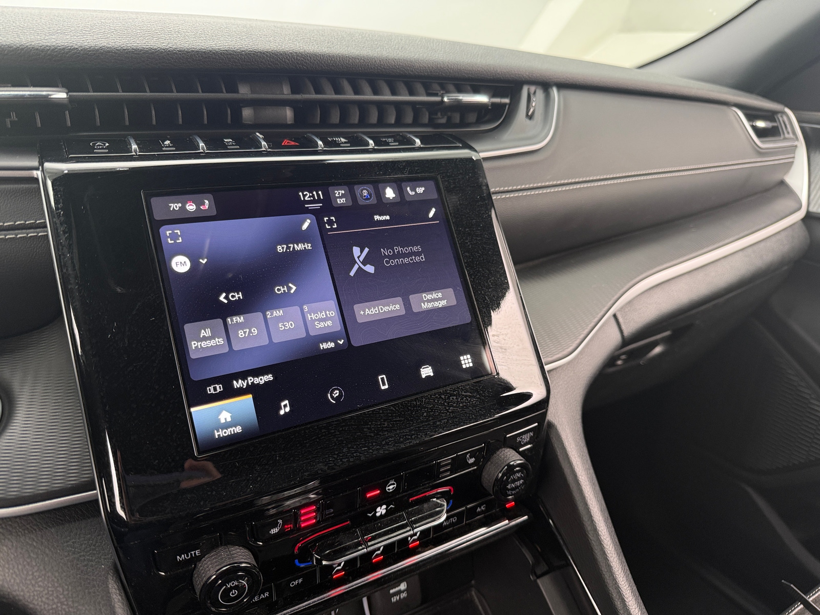 Thumbnail: 2023 Jeep Grand Cherokee L - 3