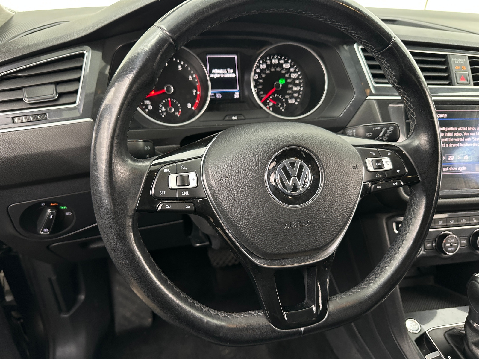 Thumbnail: 2018 Volkswagen Tiguan - 4