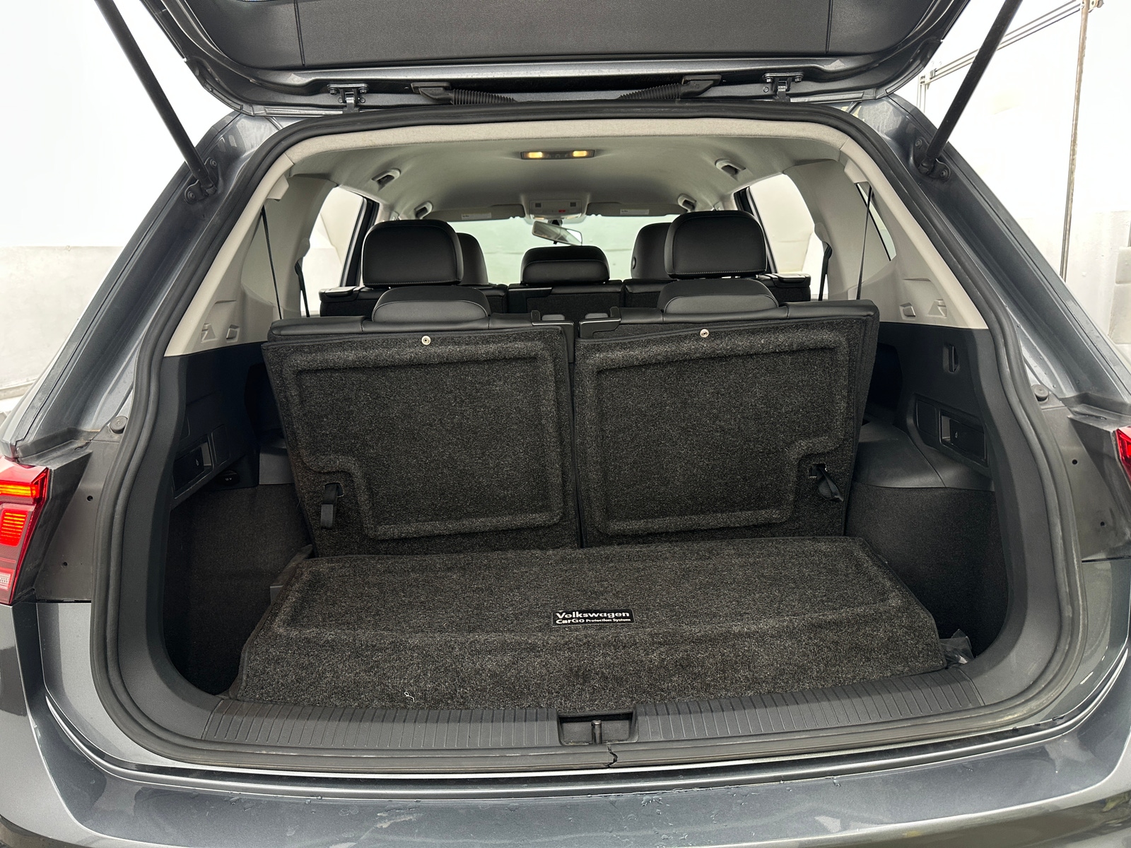 Thumbnail: 2018 Volkswagen Tiguan - 6