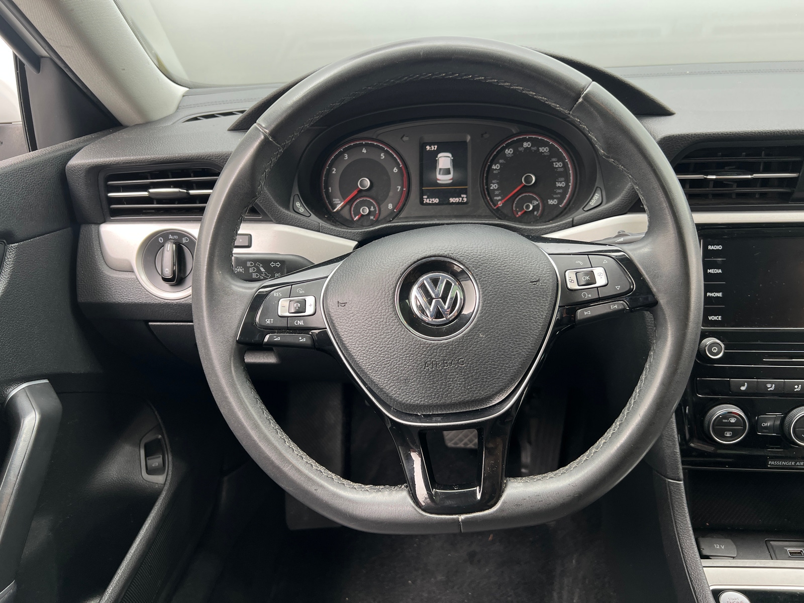 Thumbnail: 2021 Volkswagen Passat - 4