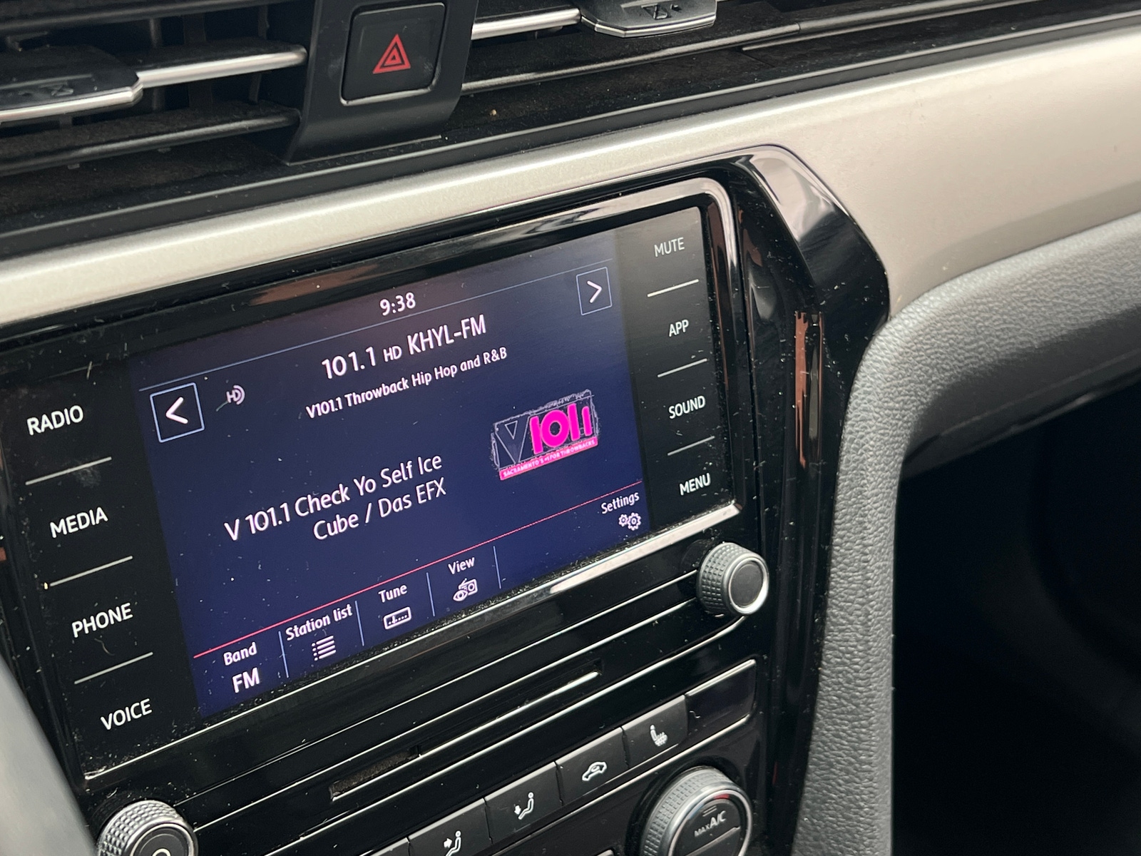 Thumbnail: 2021 Volkswagen Passat - 3