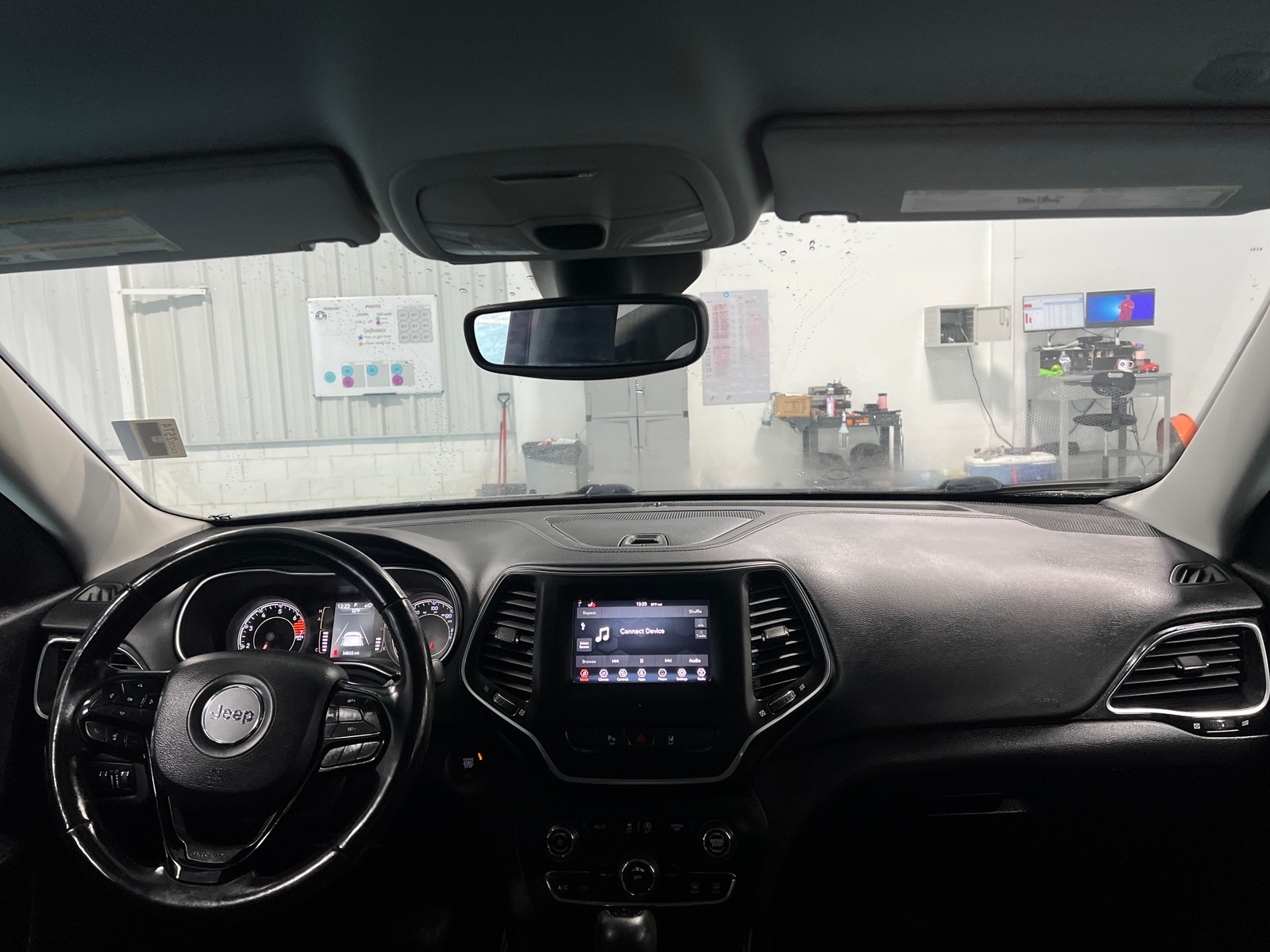 Thumbnail: 2021 Jeep Cherokee - 3