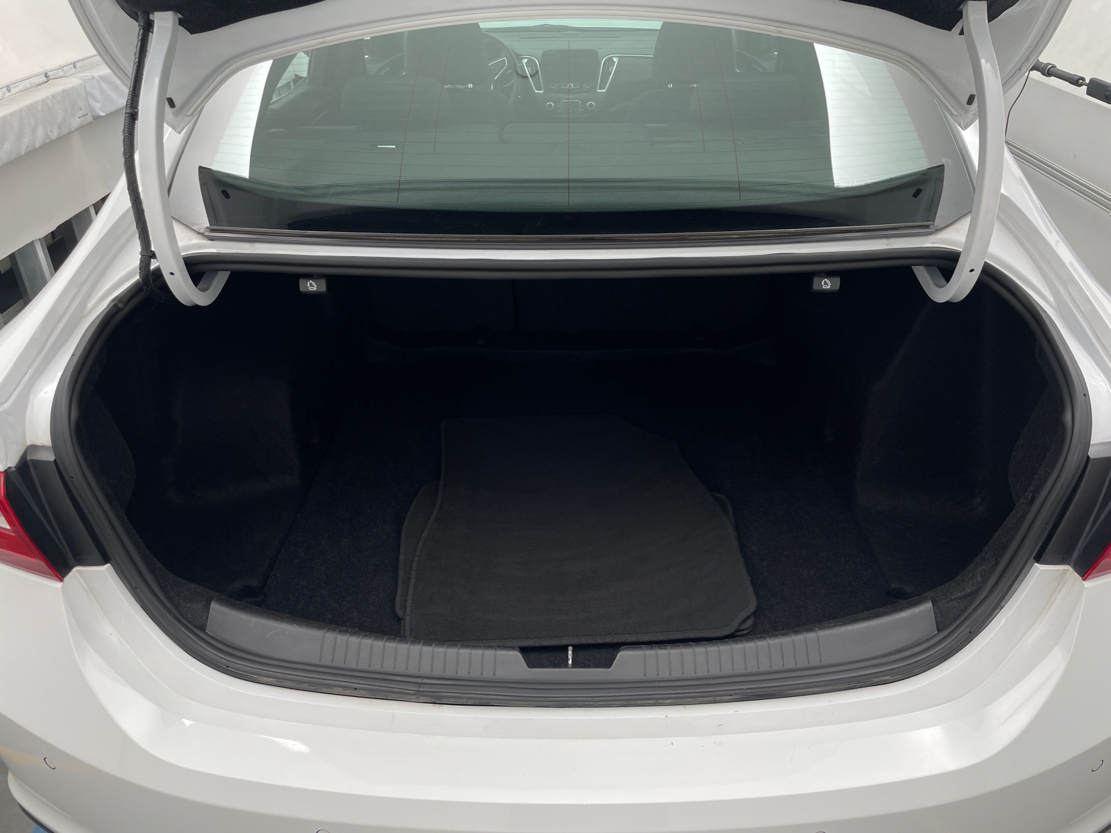 Thumbnail: 2024 Chevrolet Malibu - 7