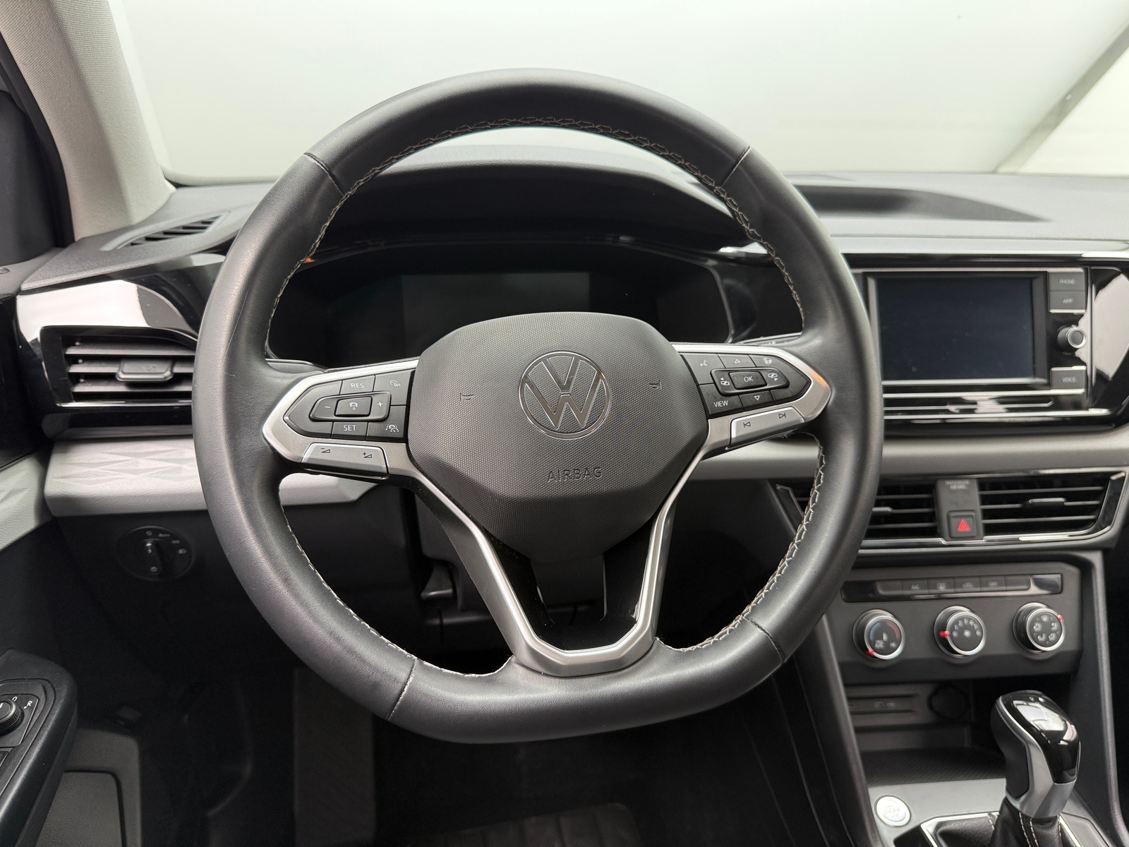 Thumbnail: 2022 Volkswagen Taos - 5