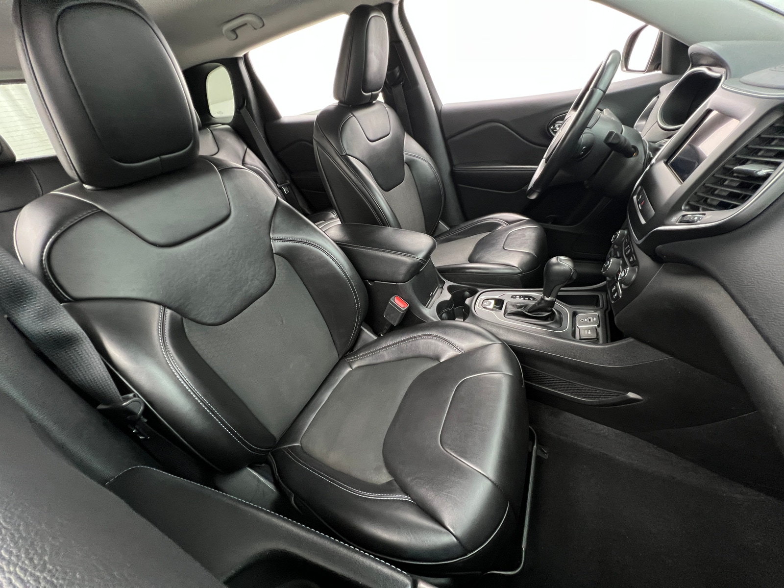 Thumbnail: 2019 Jeep Cherokee - 2