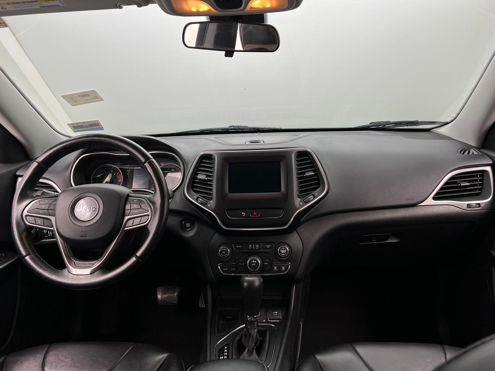 Thumbnail: 2019 Jeep Cherokee - 3