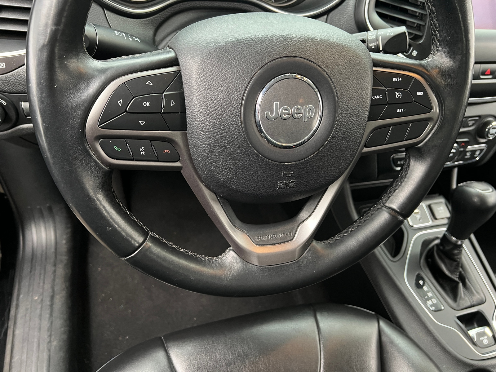 Thumbnail: 2019 Jeep Cherokee - 5