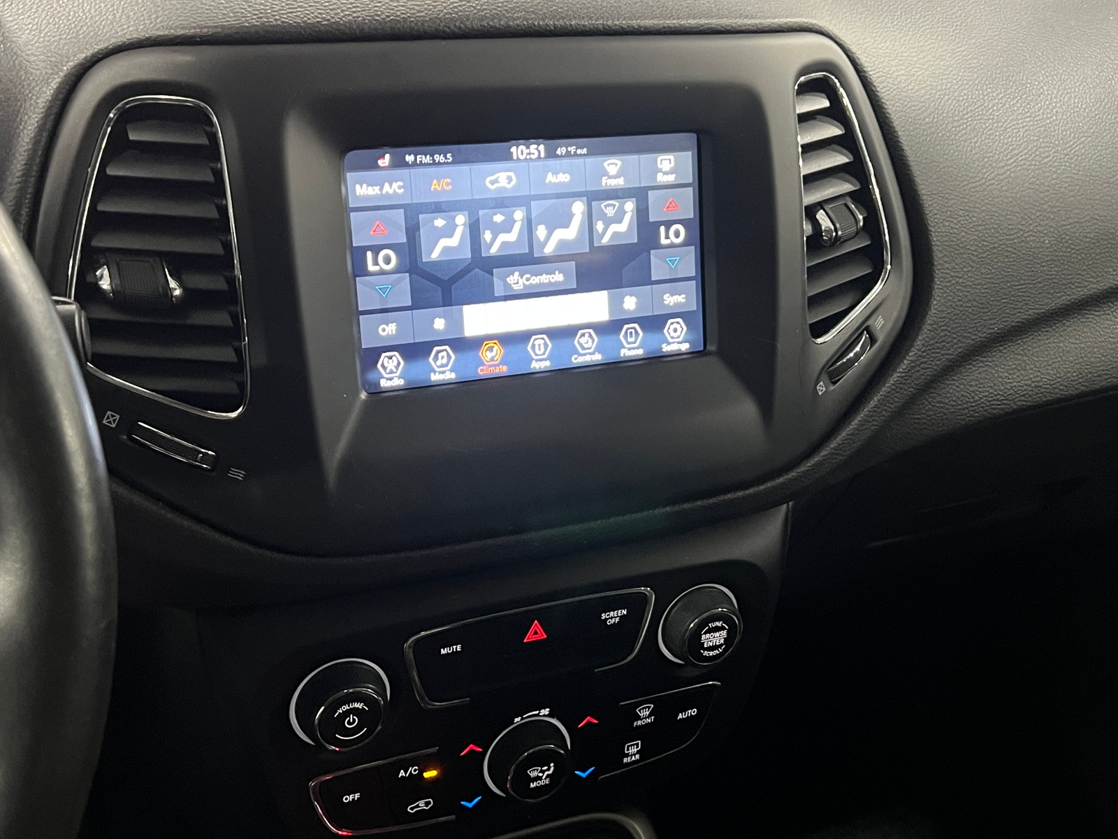 Thumbnail: 2018 Jeep Compass - 4