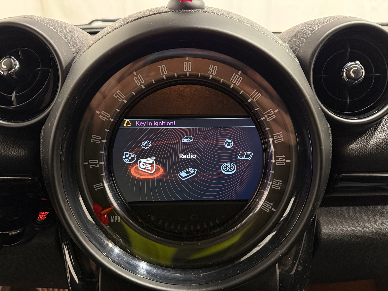 Thumbnail: 2016 MINI Cooper Countryman - 3