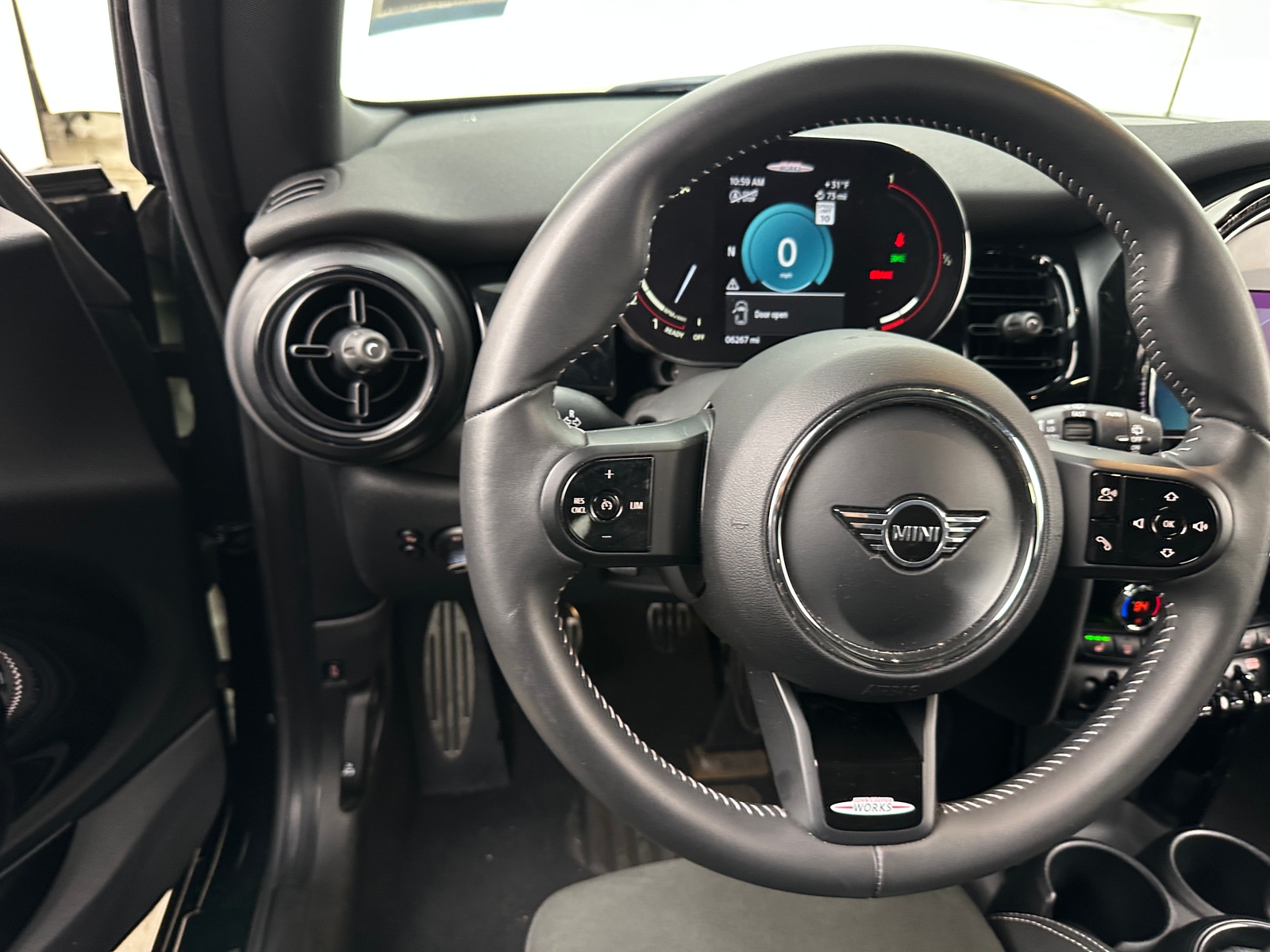 Thumbnail: 2022 MINI Cooper Hardtop - 5