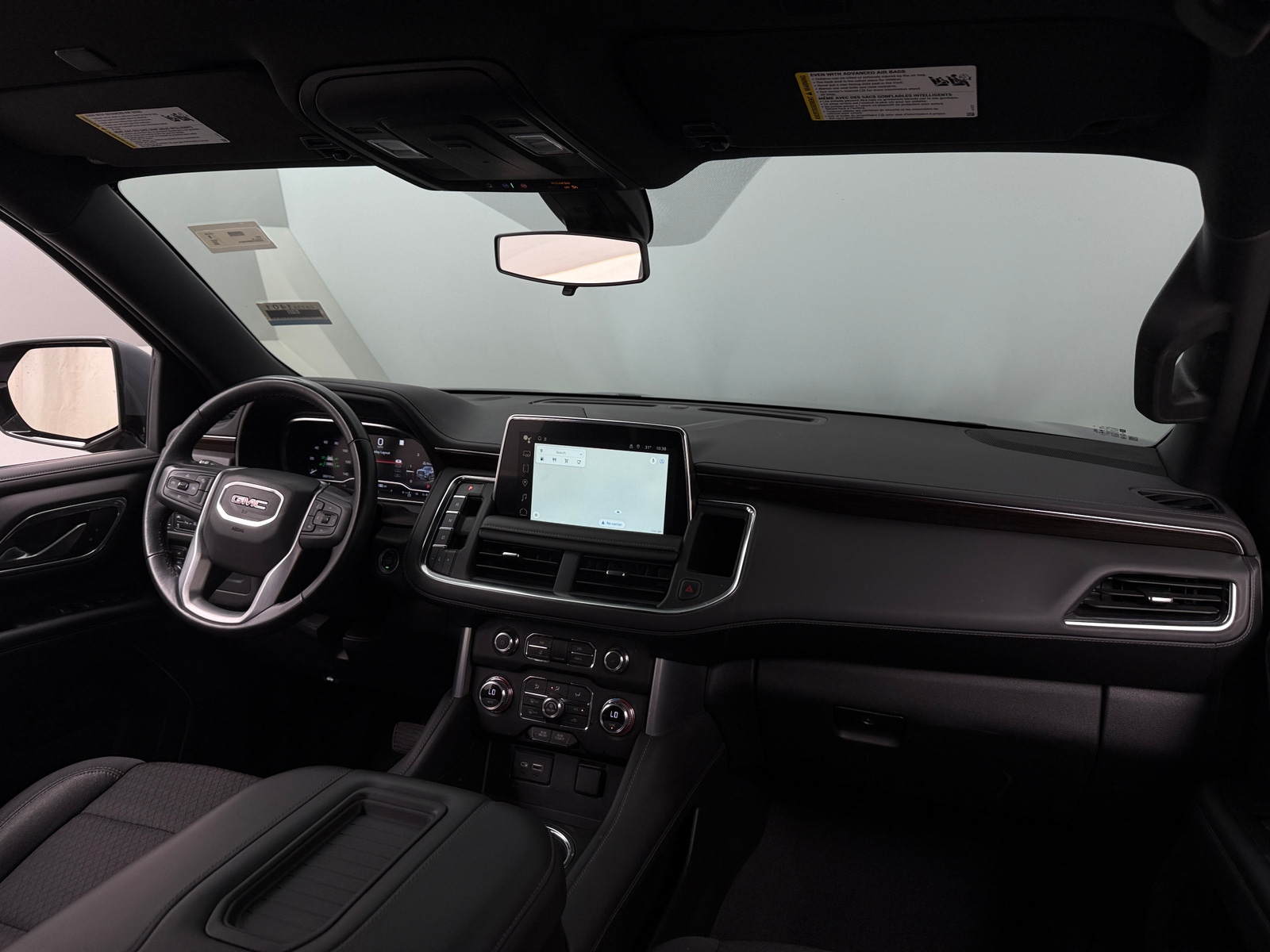 Thumbnail: 2022 GMC Yukon XL - 3