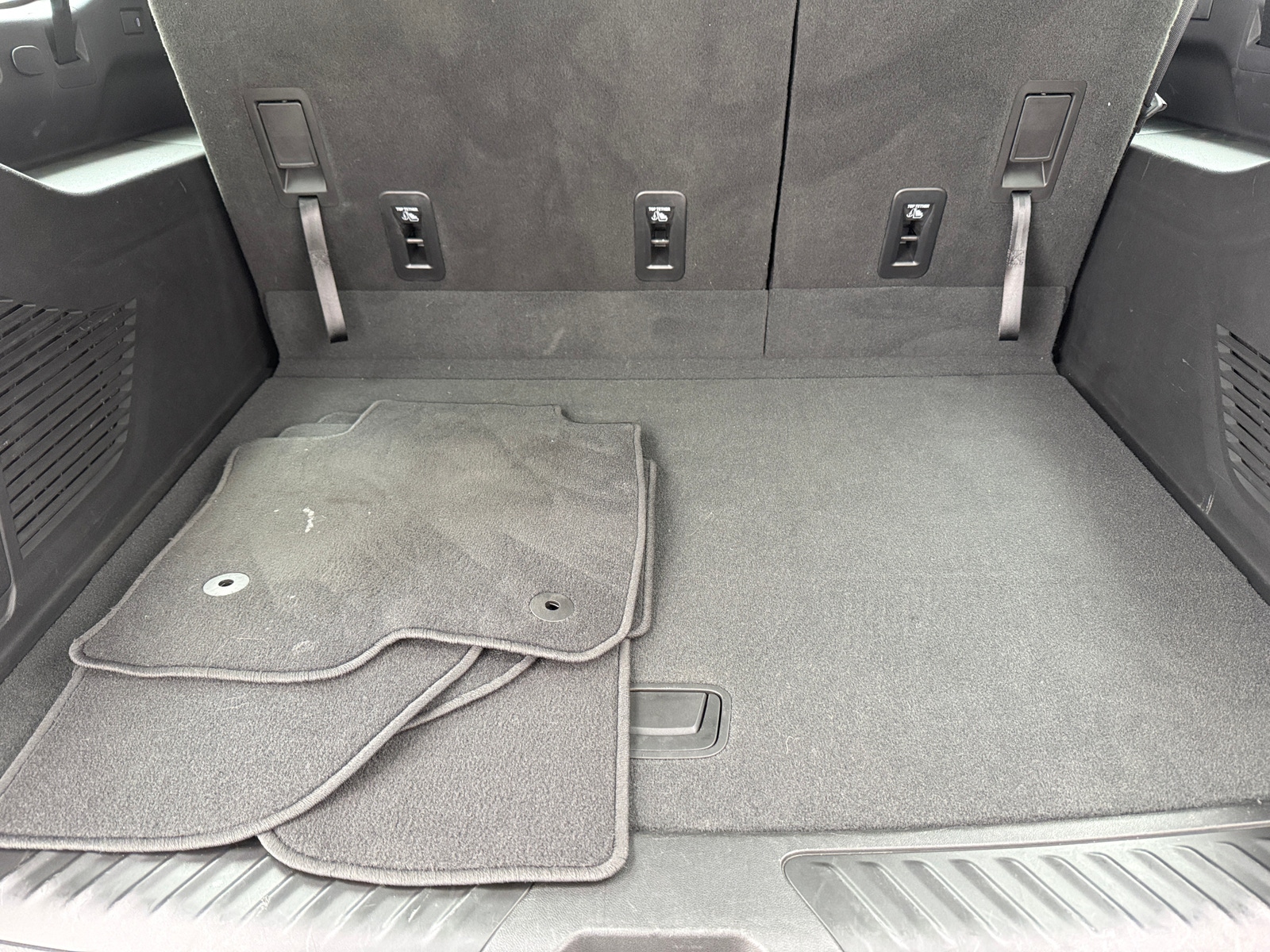 Thumbnail: 2022 GMC Yukon XL - 7