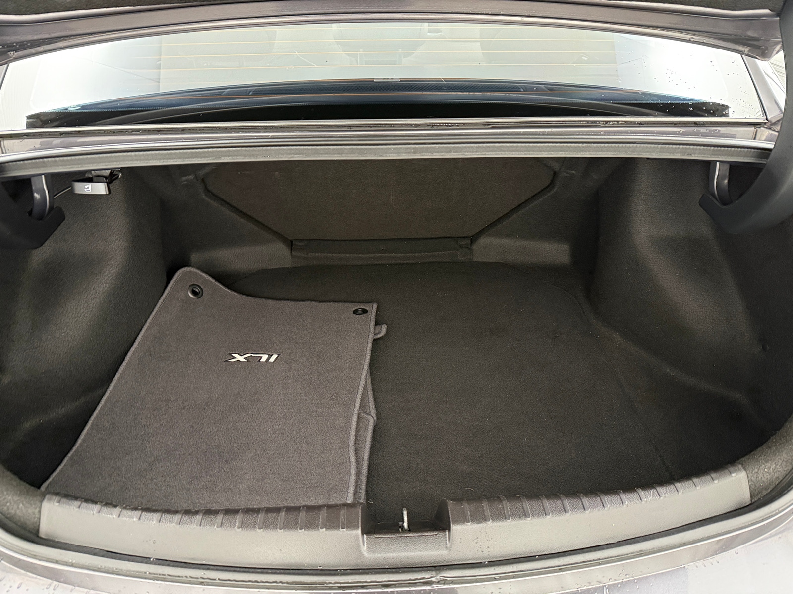 Thumbnail: 2018 Acura ILX - 6