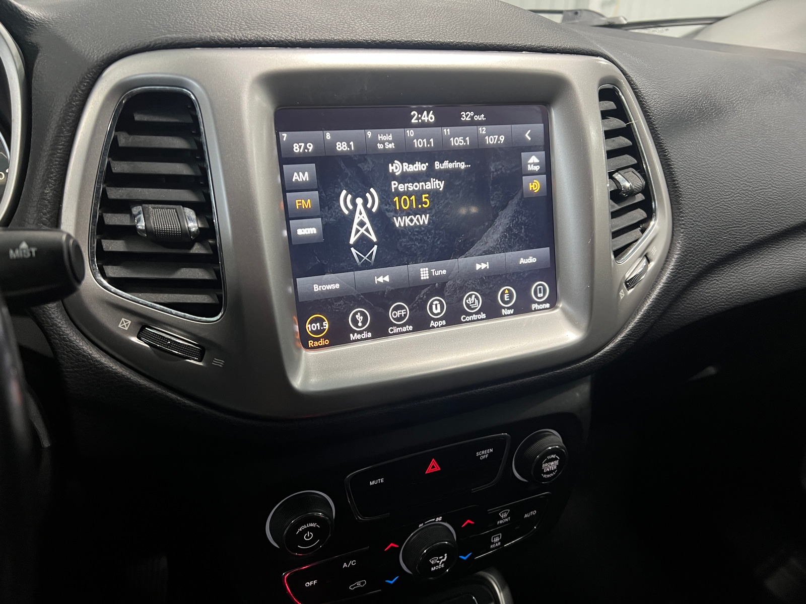 Thumbnail: 2017 Jeep Compass - 3