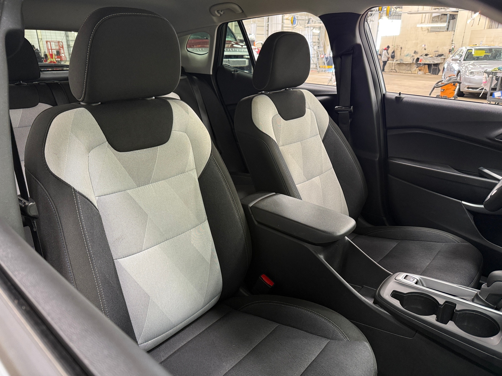 Thumbnail: 2025 Chevrolet Trax - 2