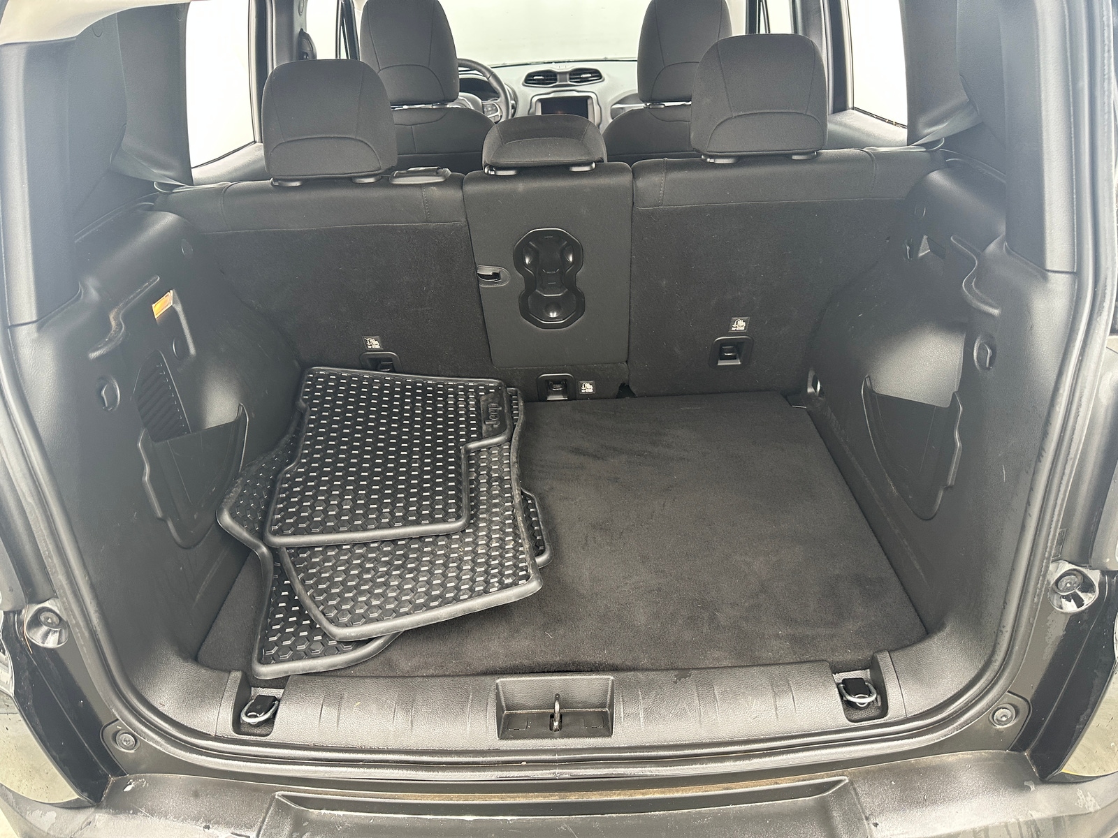 Thumbnail: 2022 Jeep Renegade - 7