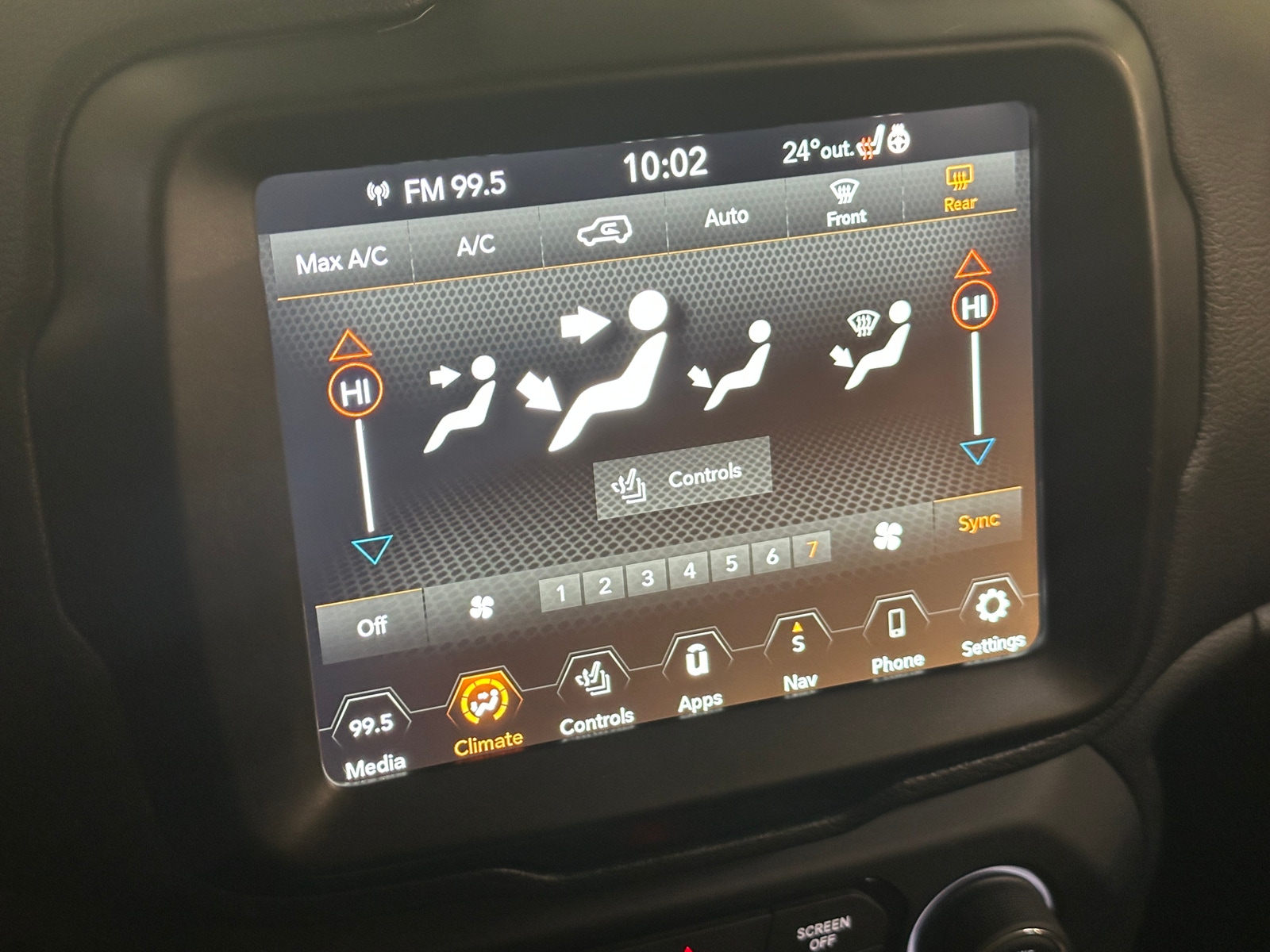 Thumbnail: 2022 Jeep Renegade - 4