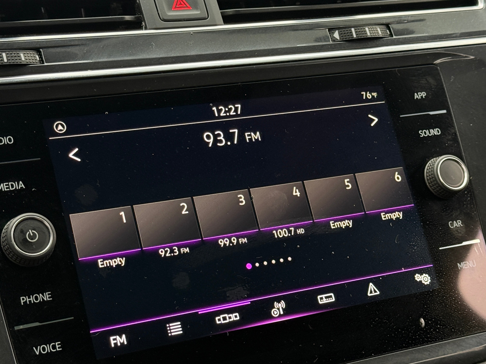 Thumbnail: 2023 Volkswagen Tiguan - 3