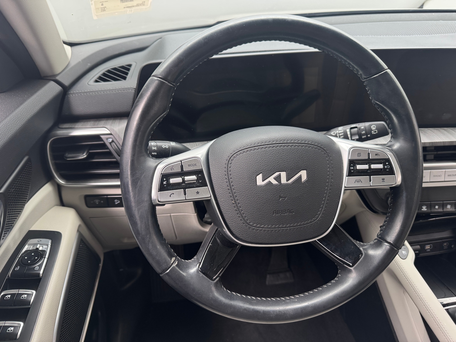 Thumbnail: 2023 Kia Telluride - 4