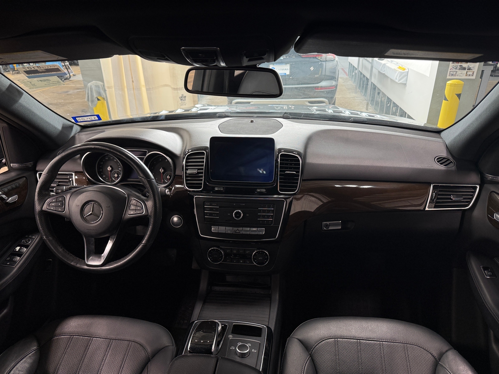 Thumbnail: 2017 Mercedes-Benz GLE - 2