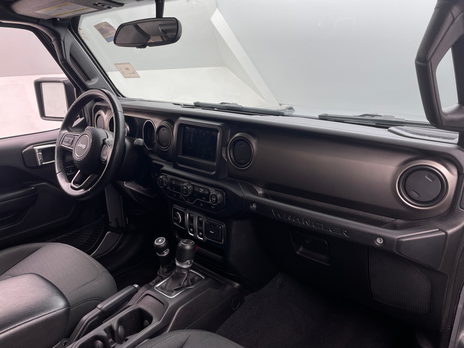 Thumbnail: 2019 Jeep Wrangler - 3