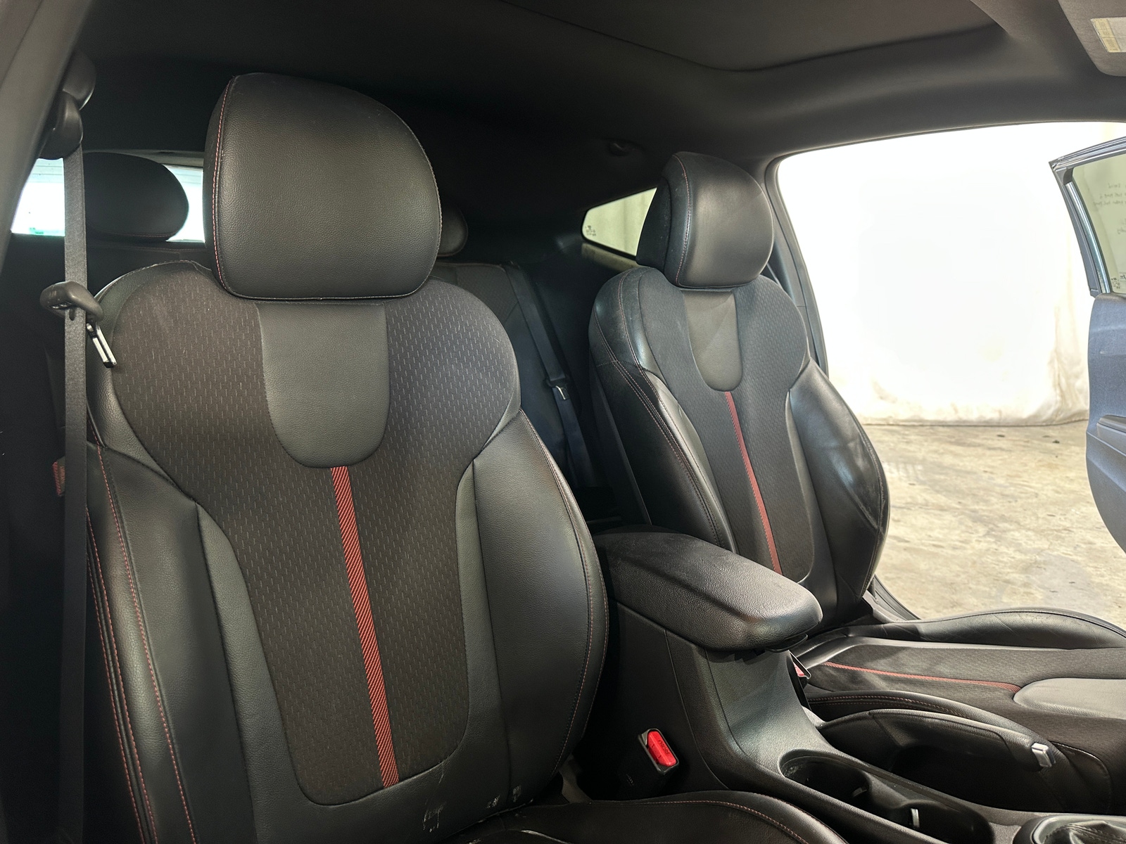 Thumbnail: 2019 Hyundai Veloster - 2