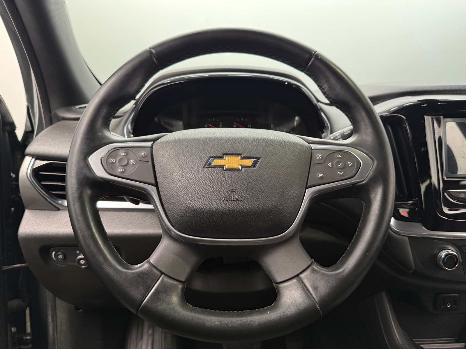 Thumbnail: 2023 Chevrolet Traverse - 5