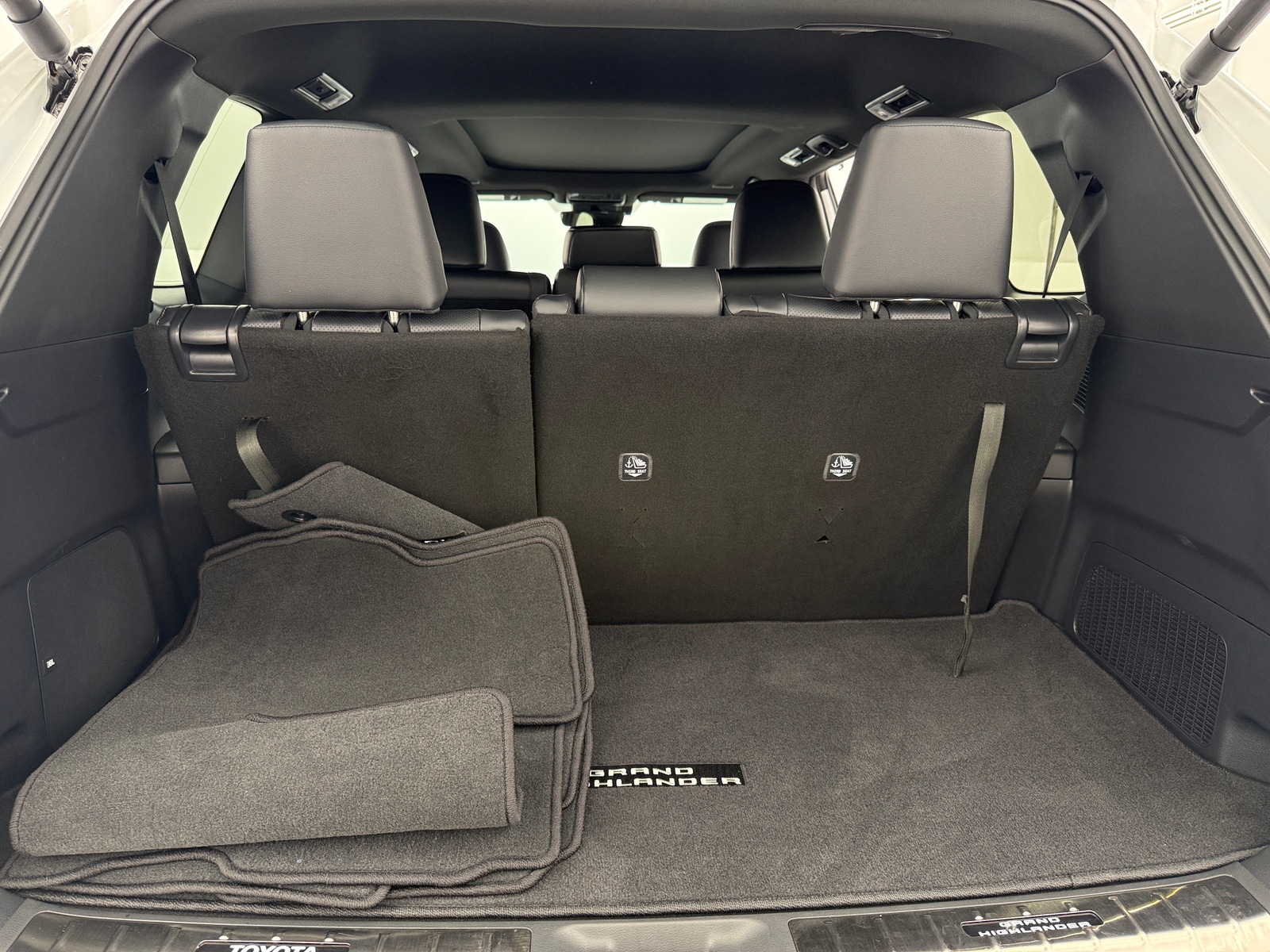 Thumbnail: 2025 Toyota Grand Highlander - 7