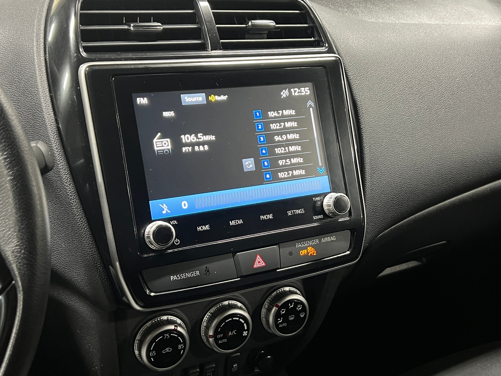 Thumbnail: 2024 Mitsubishi Outlander Sport - 3